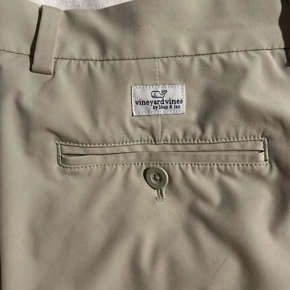 Vineyard Vines performance breaker shorts - Picture 3 of 6